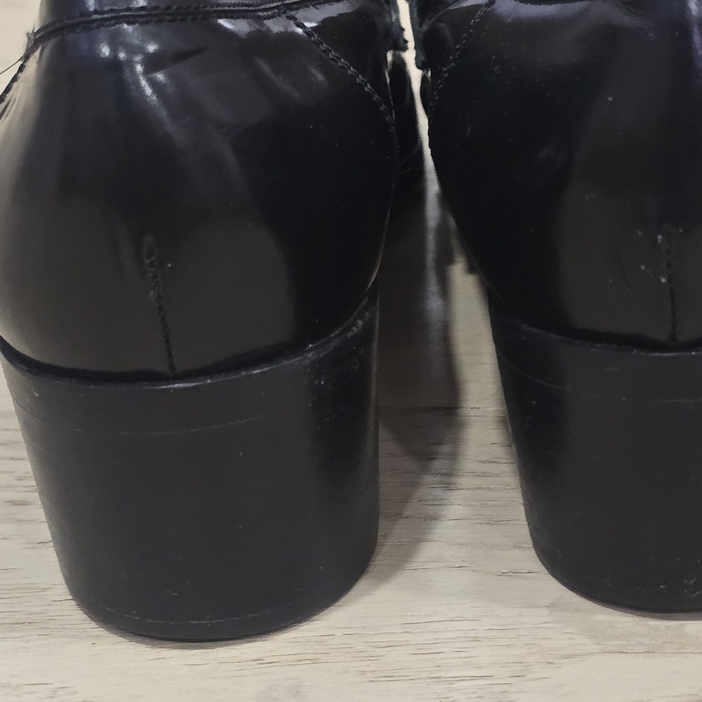 Gucci Black Patent Leather Loafers with Gold Horsebit - Picture 7 of 9
